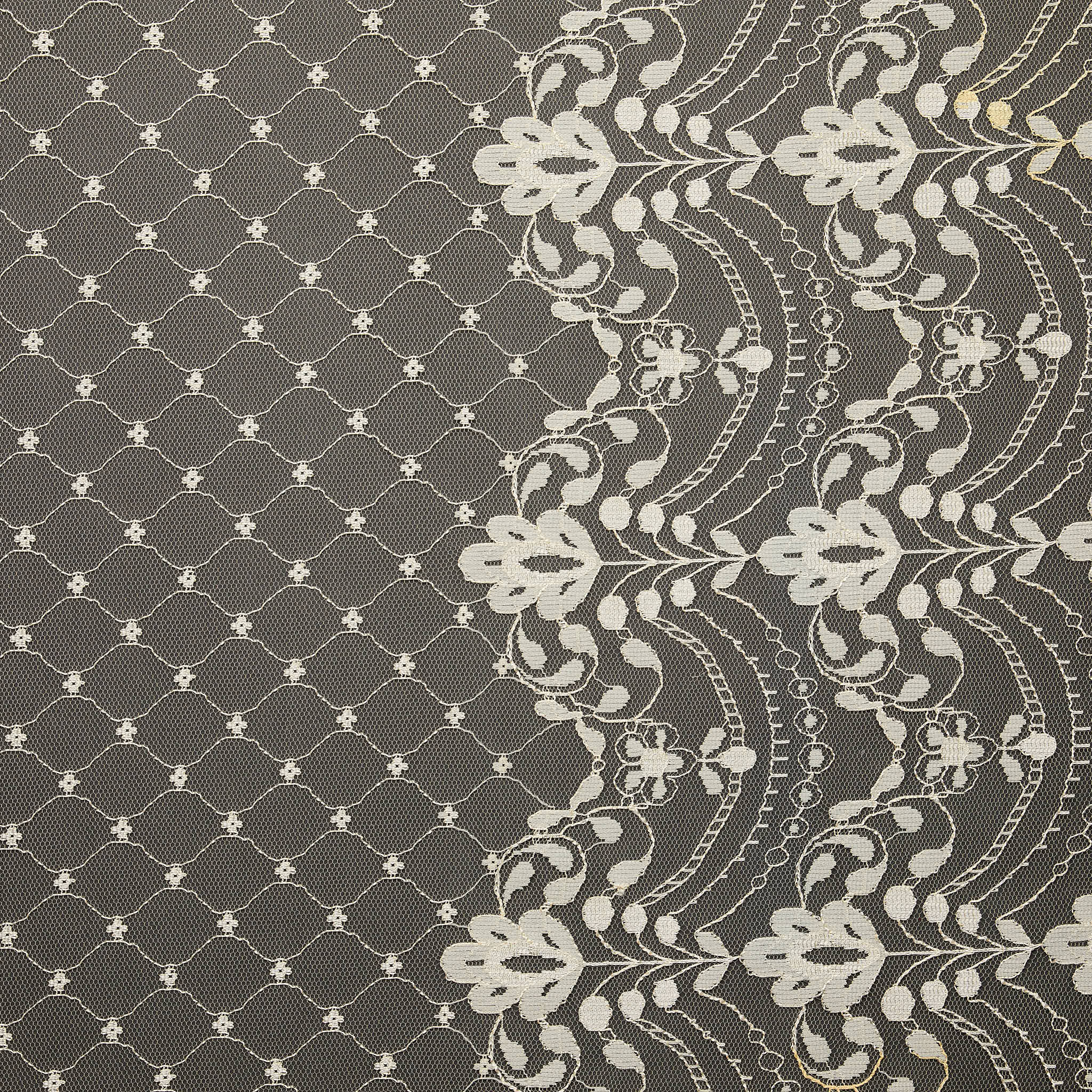 Fine Floral Scalloped Lace - Dark Ivory