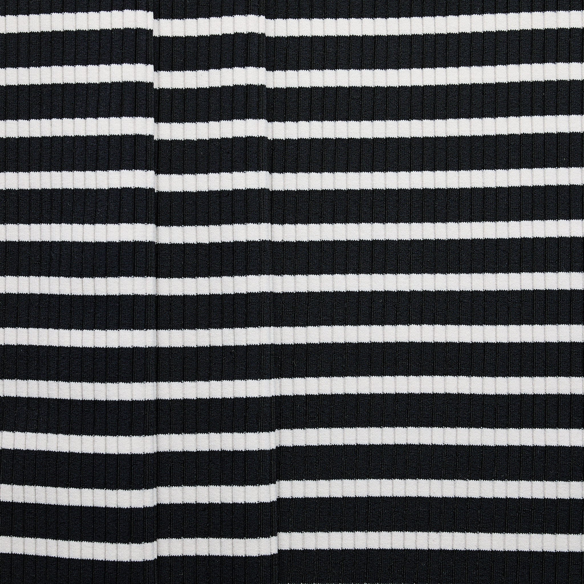 Striped 6x4 Bright Viscose Rib - Black/ White