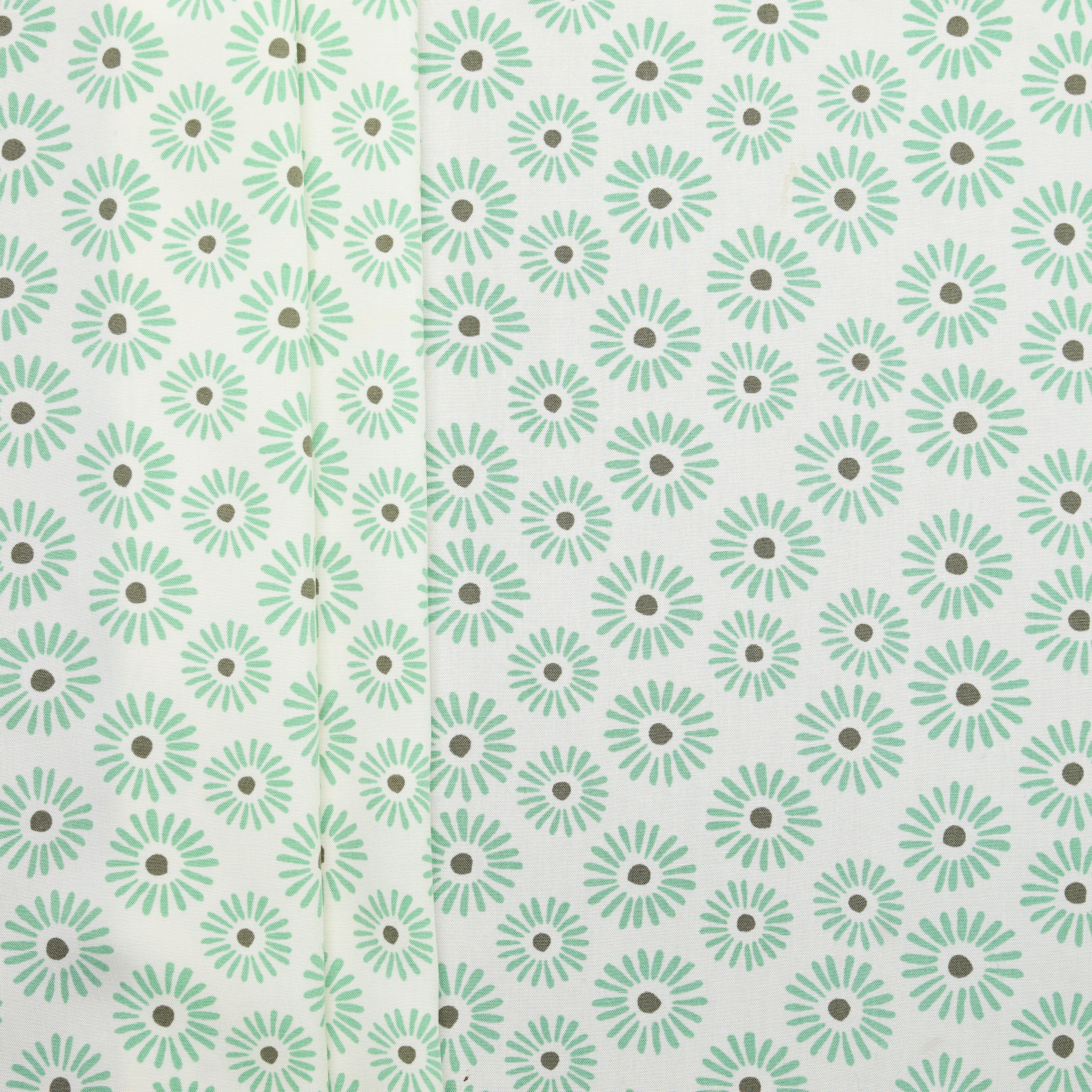 100% Viscose Daisy Print - Green